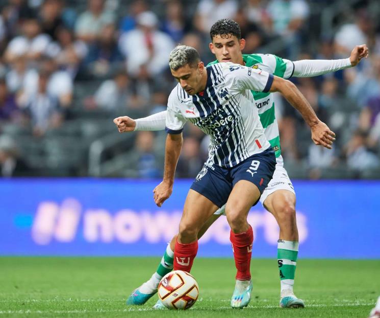 Rayados y Santos, parejos en finales