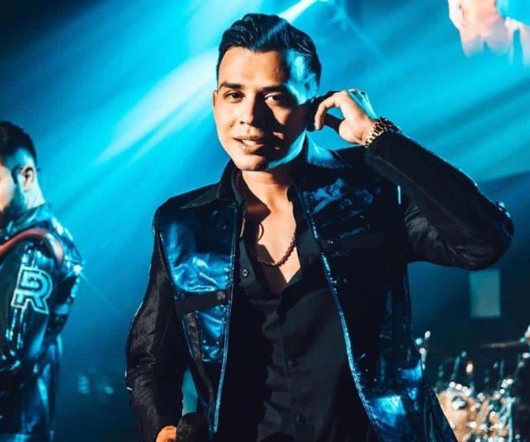 Muere el cantante Carlos Parra en accidente automovilístico