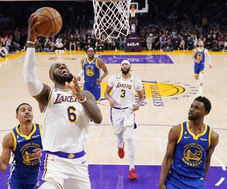 Dejan moribundo Lakers a Warriors