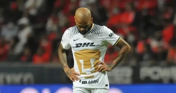 Se deteriora salud de Alves 