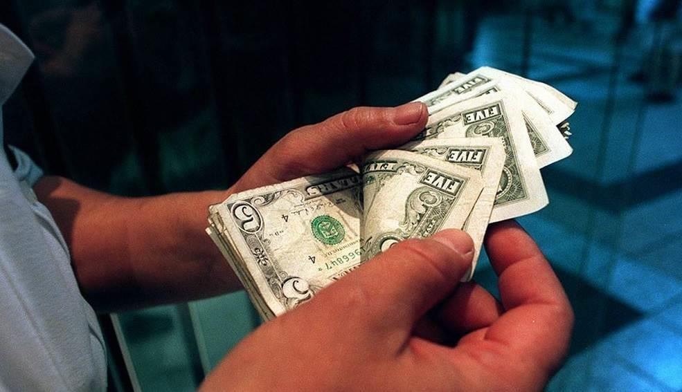 Dólar baja a $18.02, mejor nivel desde 2017