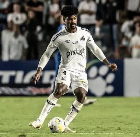Separa Santos de Brasil a Bauermann por posible amaño