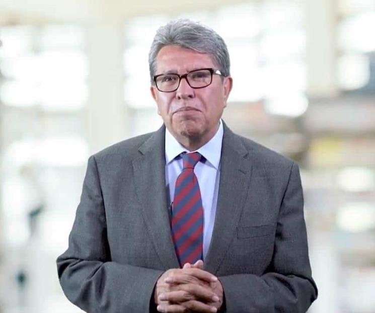 No voy a dejar trozos de dignidad: Monreal