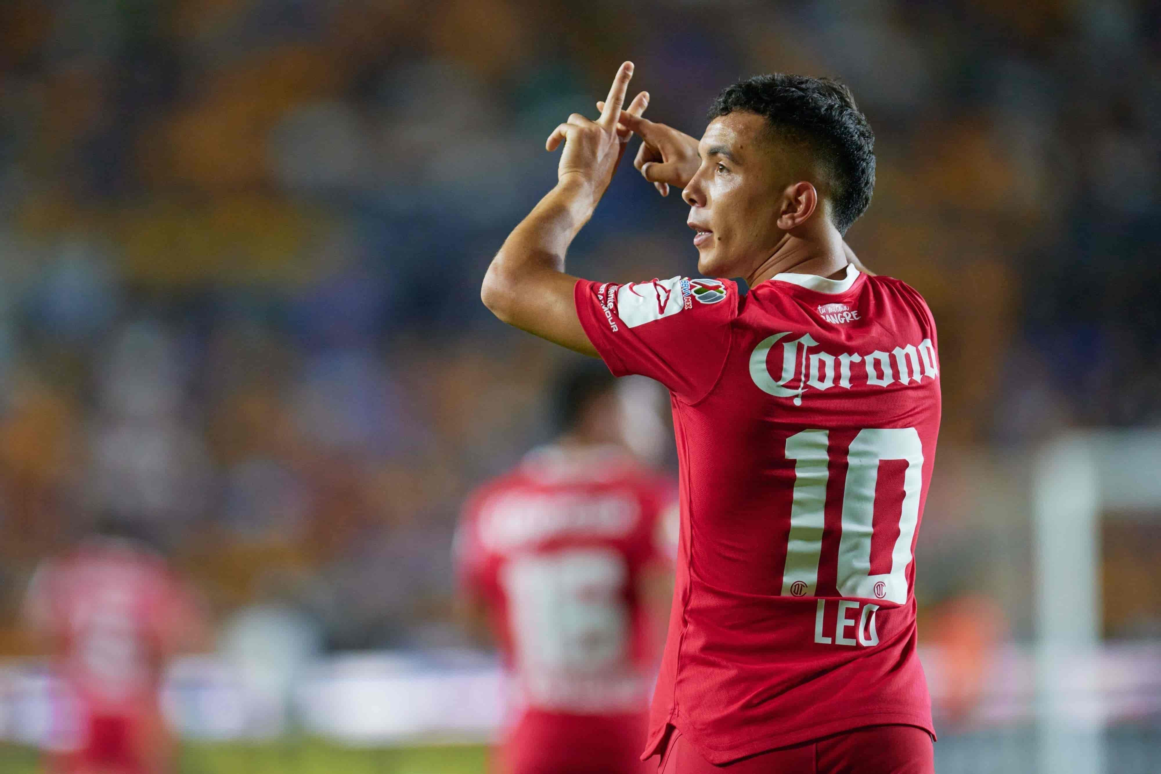 Leonardo Fernández hace el 1-0.