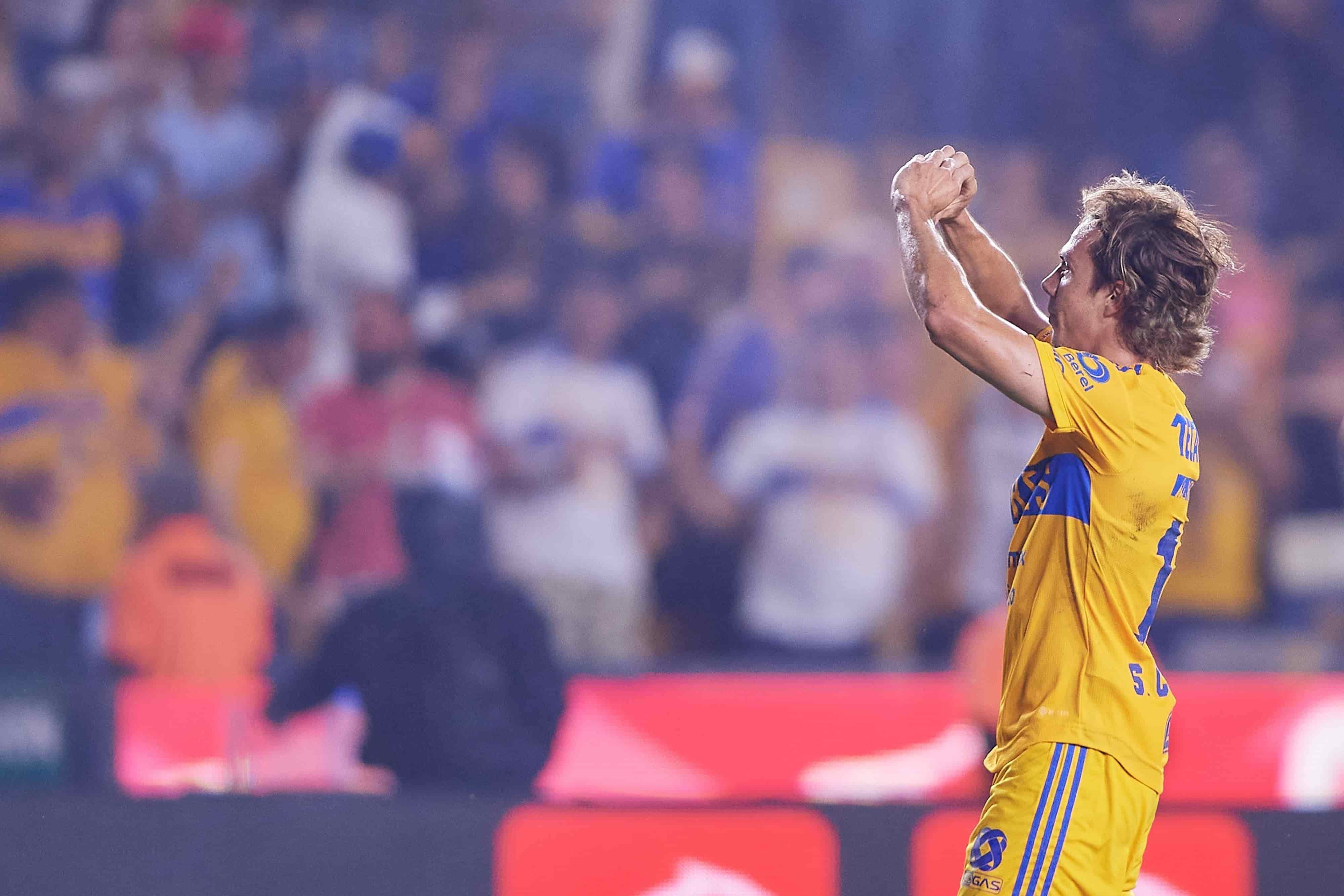 Sebastián Córdova empata el encuentro.