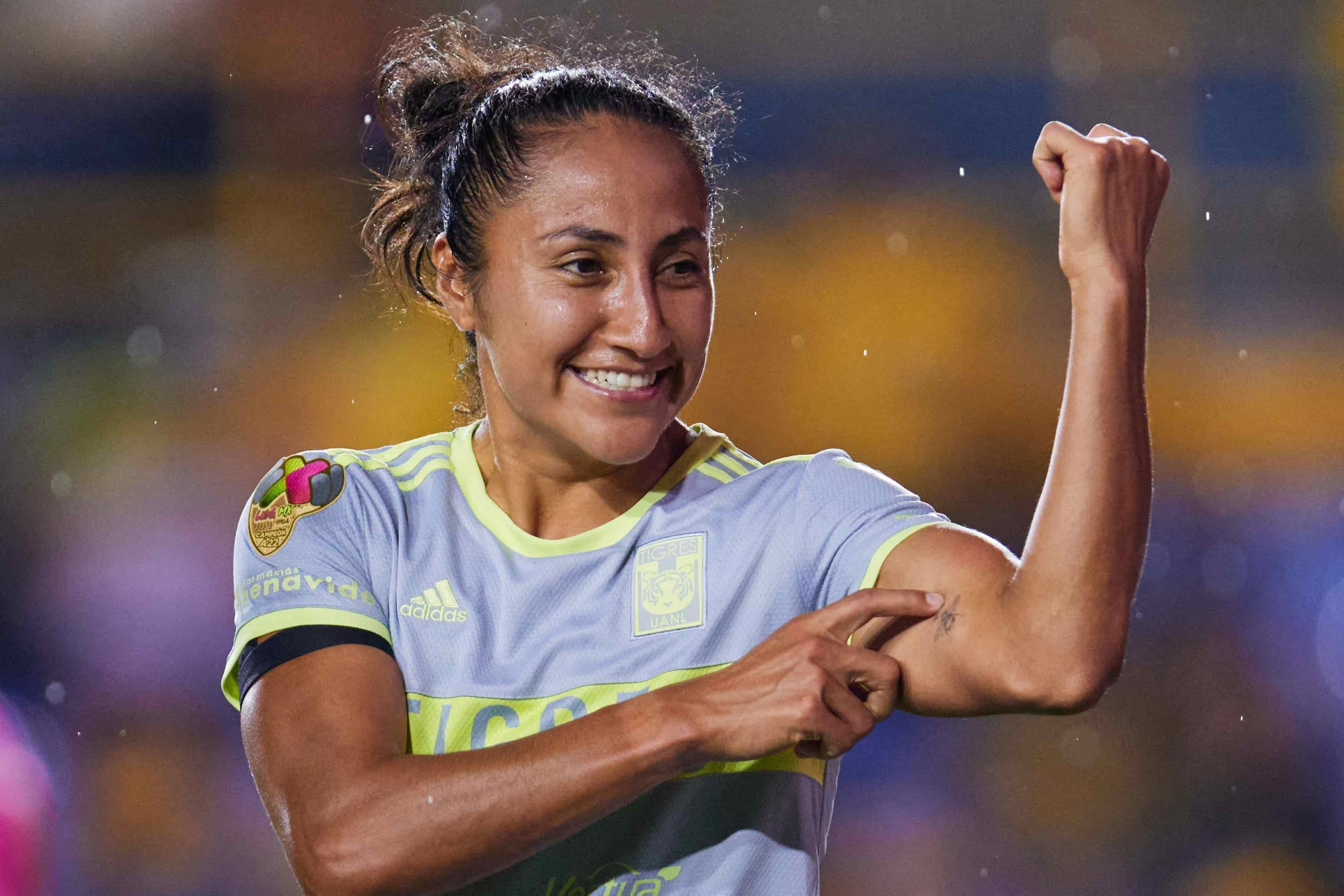 Stephany Mayor hace hat-trick.