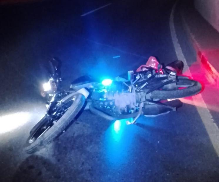 Fallece motociclista tras caer de puente al sur de Monterrey