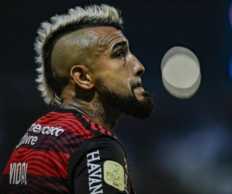 En Brasil dicen que Tigres se interesó en Arturo Vidal