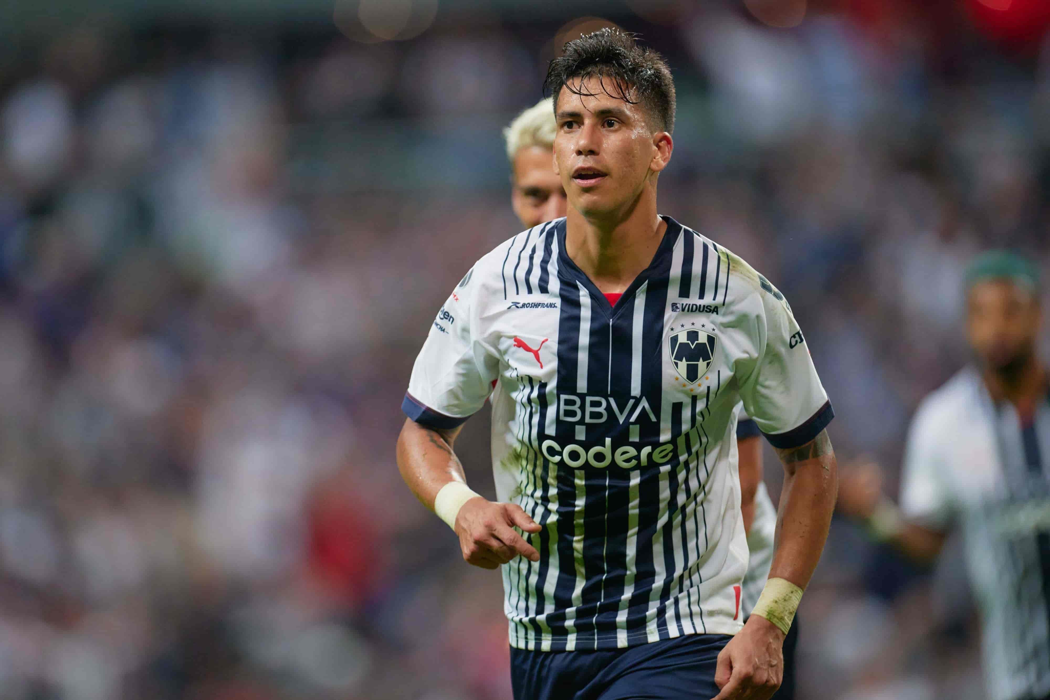 Maxi Meza hace el 2-0.