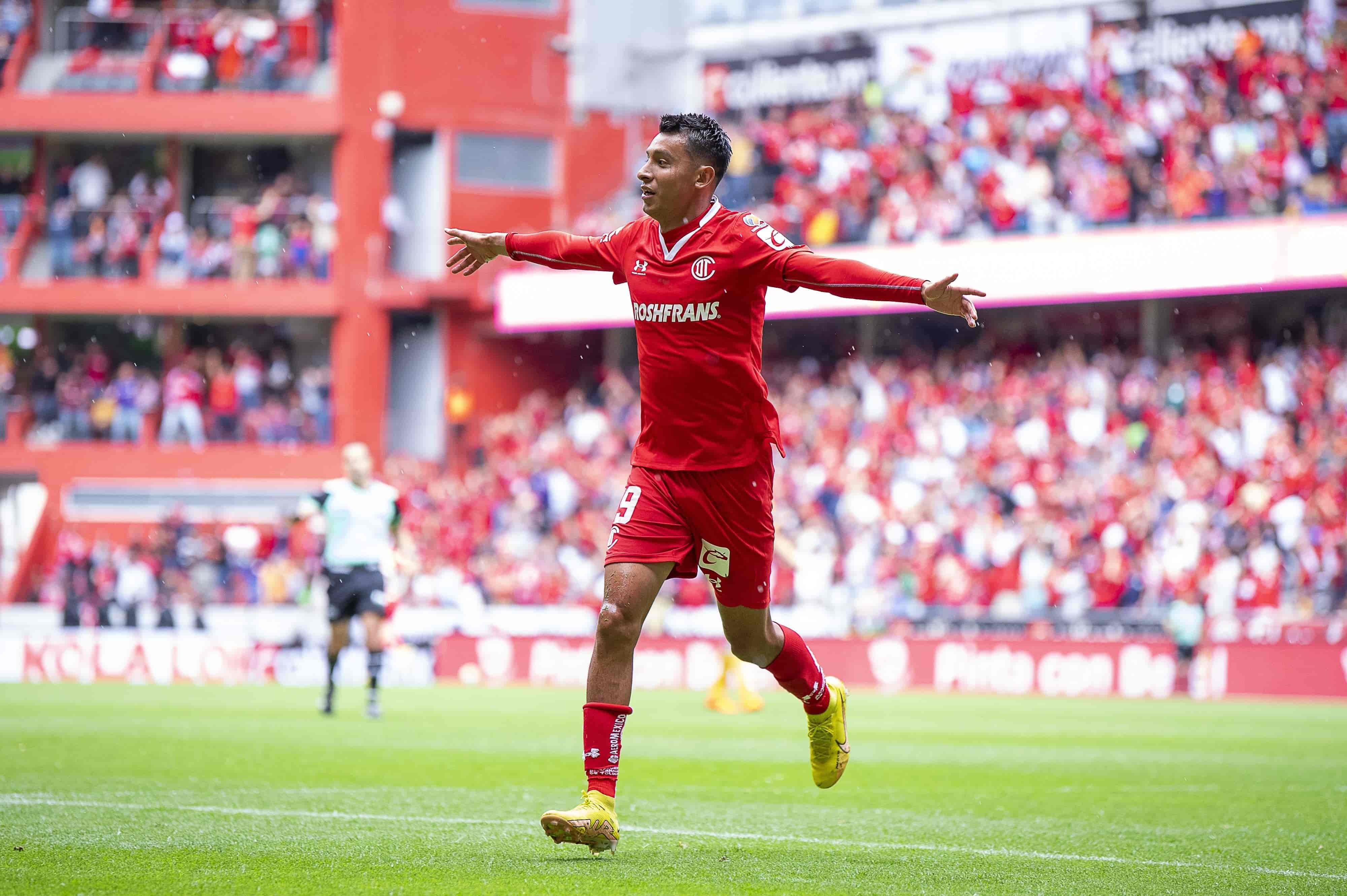 Edgar López hace doblete.