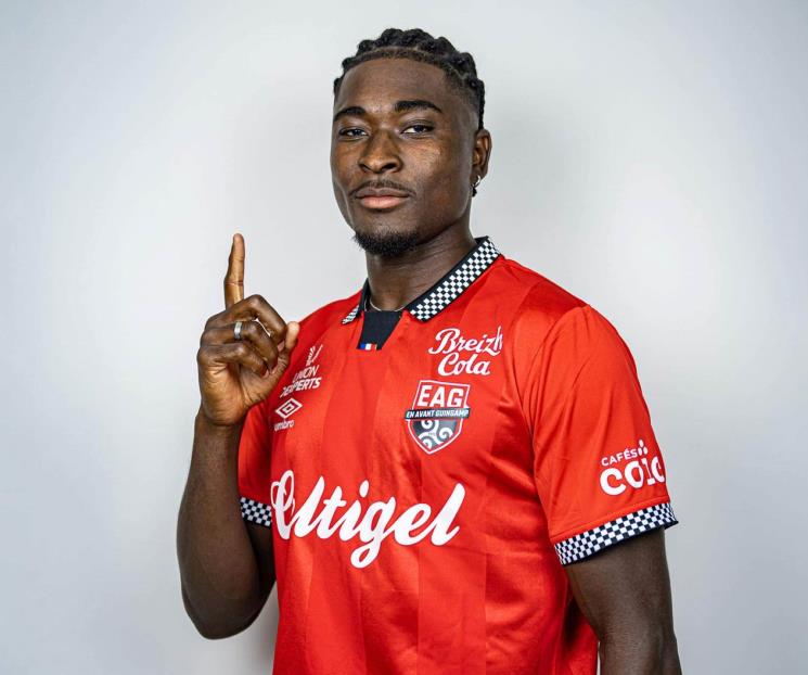 Se da de baja por no querer usar colores del arcoiris