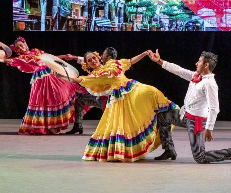 Brinda viaje folclórico de costa a costa