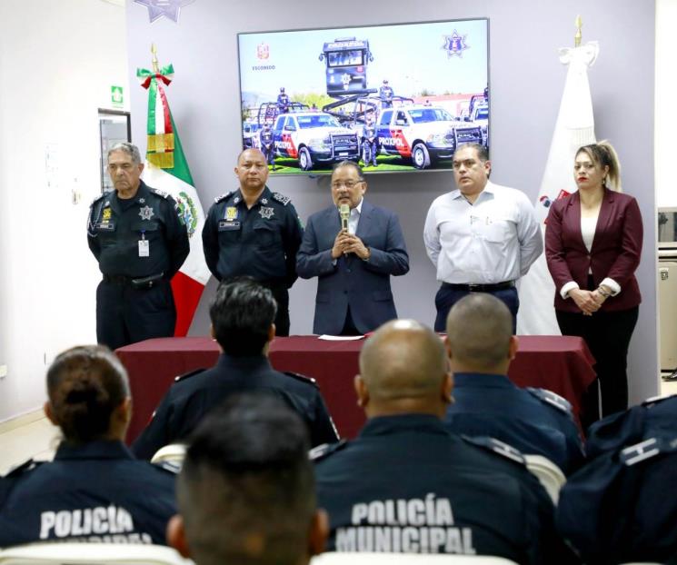 Reconocen en Escobedo a 41 policías por su labor