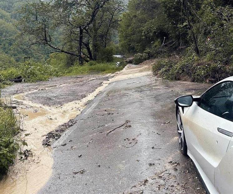 De Vries y Tsunoda logran abandonar Italia pese a inundación