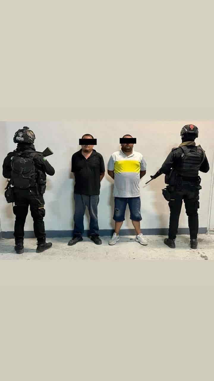 Dos hombres con más de un kilo de droga y un arma larga, fueron arrestados por elementos de Fuerza Civil en el municipio de Apodaca.