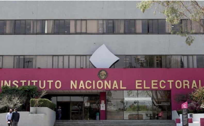 Las medidas cautelares del INE contra AMLO por el Plan C