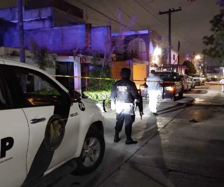 Atacan a balazos a una mujer