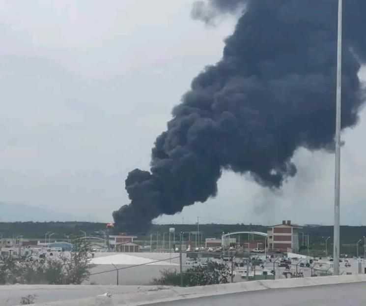Arde recicladora de refrigeradores en Pesquería Arde recicladora de refrigeradores en Pesquería