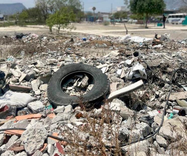 Libera García de escombro sus calles y baldíos