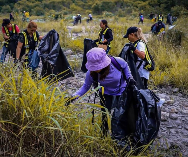 Encabeza Treviño brigada en el río Santa Catarina