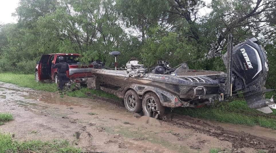 Recuperan lancha y camioneta robadas