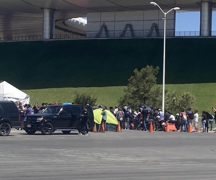 Acampan en GDL para conseguir boleto para Final de Vuelta