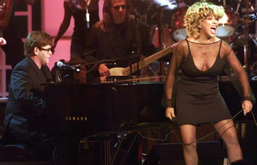 Despiden con  emotivos mensajes a la Reina del Rock