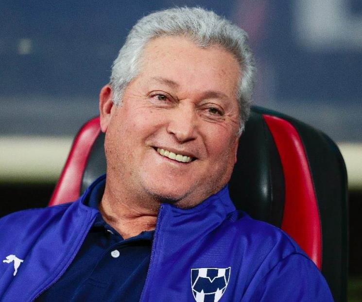¿Divorcio entre Vucetich y directiva de Rayados?