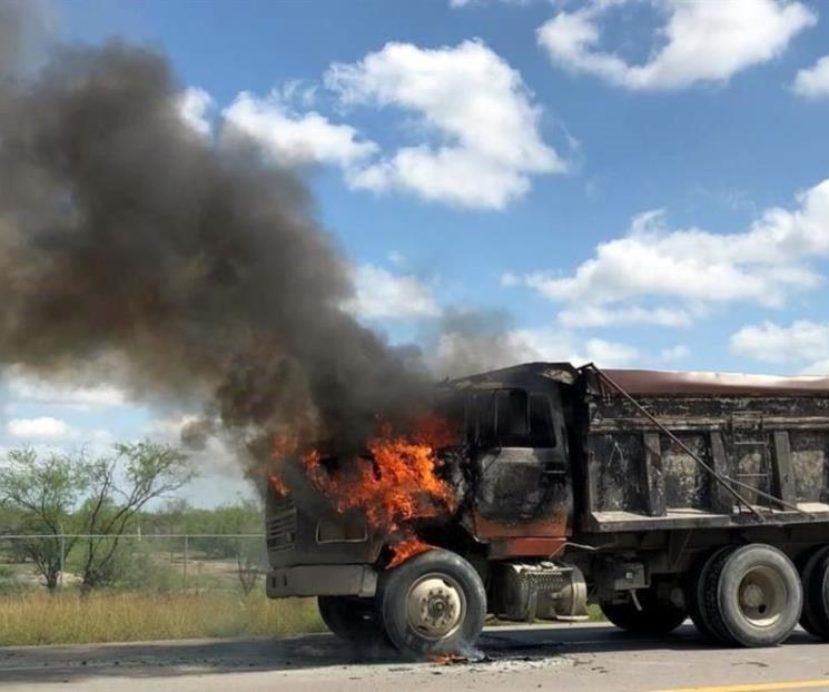 Arde camión de carga