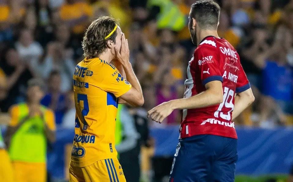 Multan a Córdova por quejarse del VAR