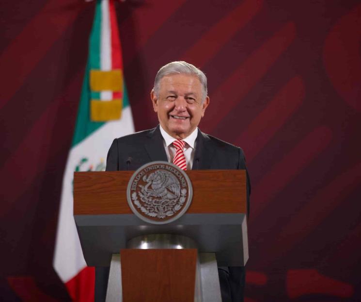 Presenta AMLO declaración patrimonial; incluye pensión