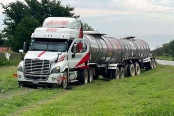 Aseguran tráileres con hidrocarburo de dudosa procedencia