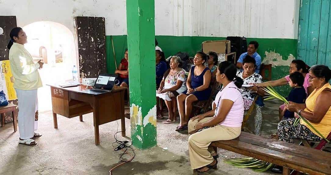 Capacitan a artesanas en lenguas indígenas para vender en TM Capacitan a artesanas en lenguas indígenas para vender en TM