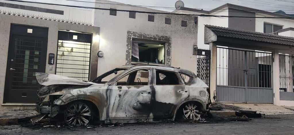 Prenden fuego a carro de regidor panista de SC Prenden fuego a carro de regidor panista de SC