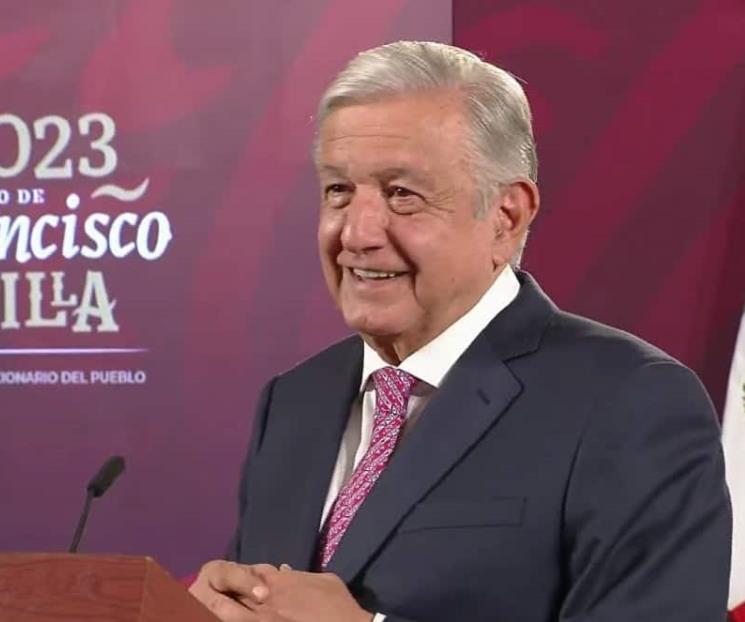 AMLO niega notificación de suspensión para libros de texto