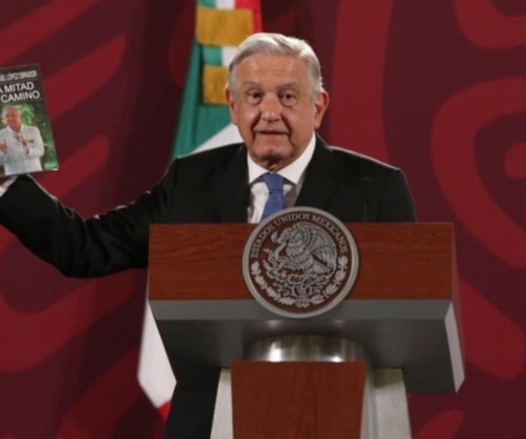 AMLO no reportó 3.3 mdp de regalías de su último libro