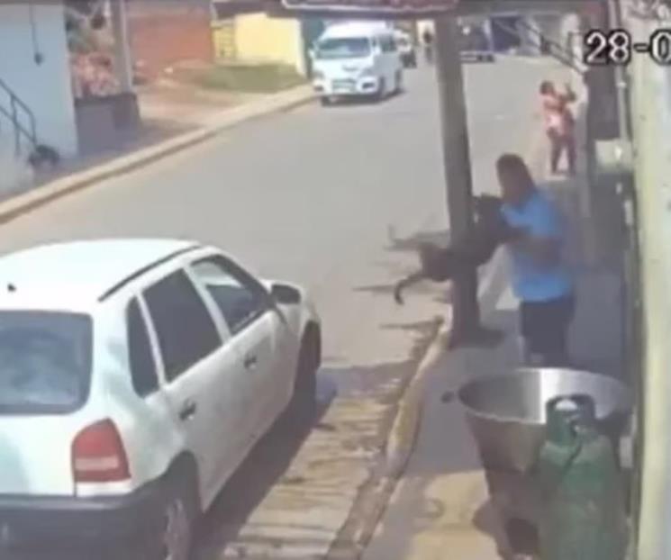 Identifican a hombre que arrojó a can en cazo hirviendo