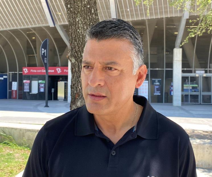 Cree Almaguer que Vuce debió terminar su contrato 