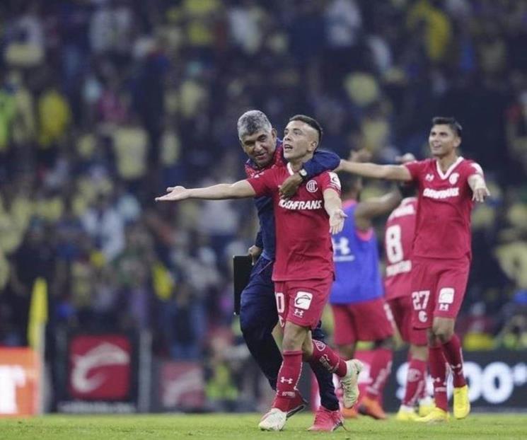 Le ofrecen a Rayados a Leo Fernández