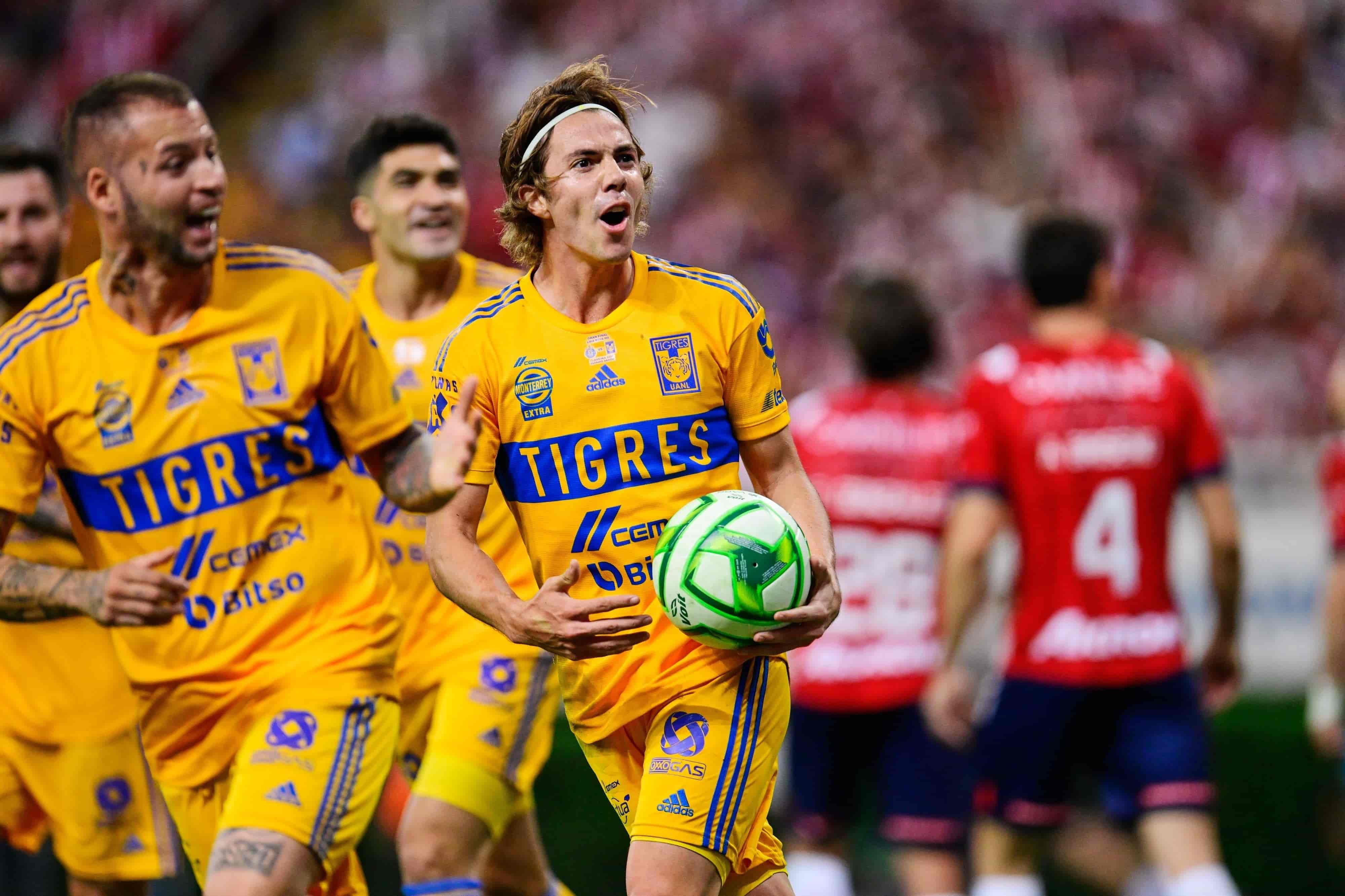 Sebastián Córdova empata el encuentro.