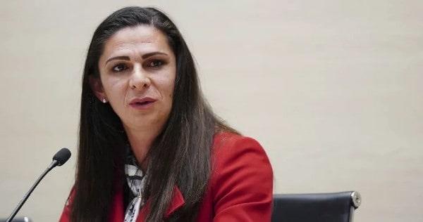 Yo no las mandé a vender calzones: Ana Guevara Yo no las mandé a vender calzones: Ana Guevara