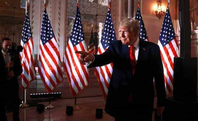 Trump reconoce en grabación llevarse documentos clasificados