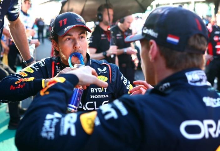 Cree Checo que aún puede vencer a Max y ser campeón