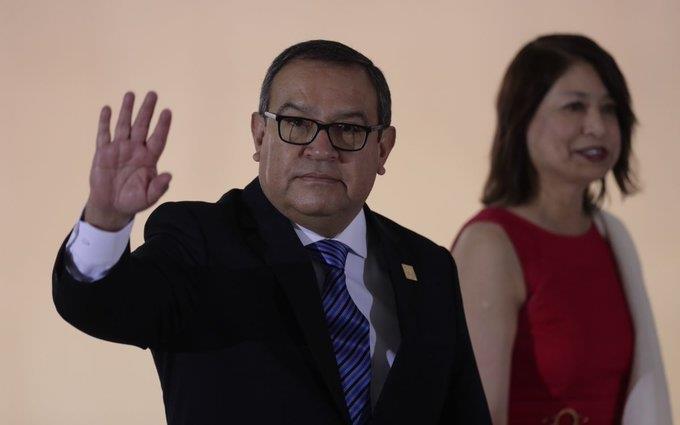 Se agudiza pugna entre México y Perú