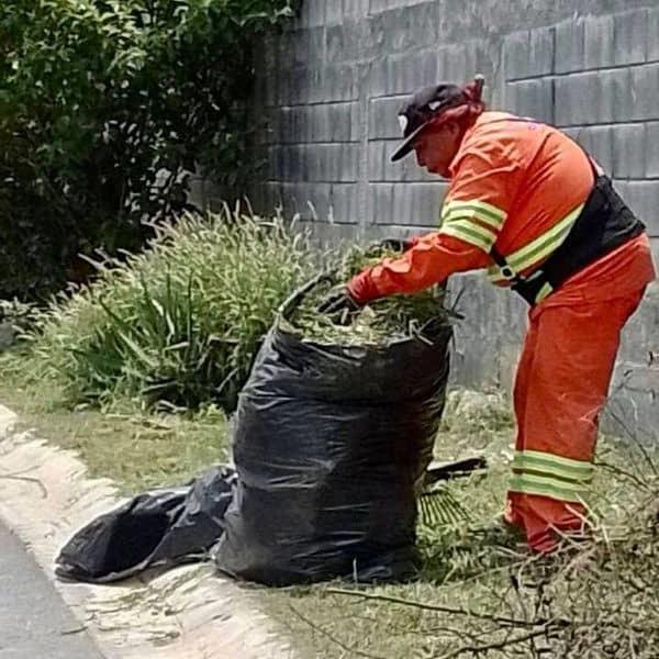 Intensifican en García trabajos de limpieza y deshierbe