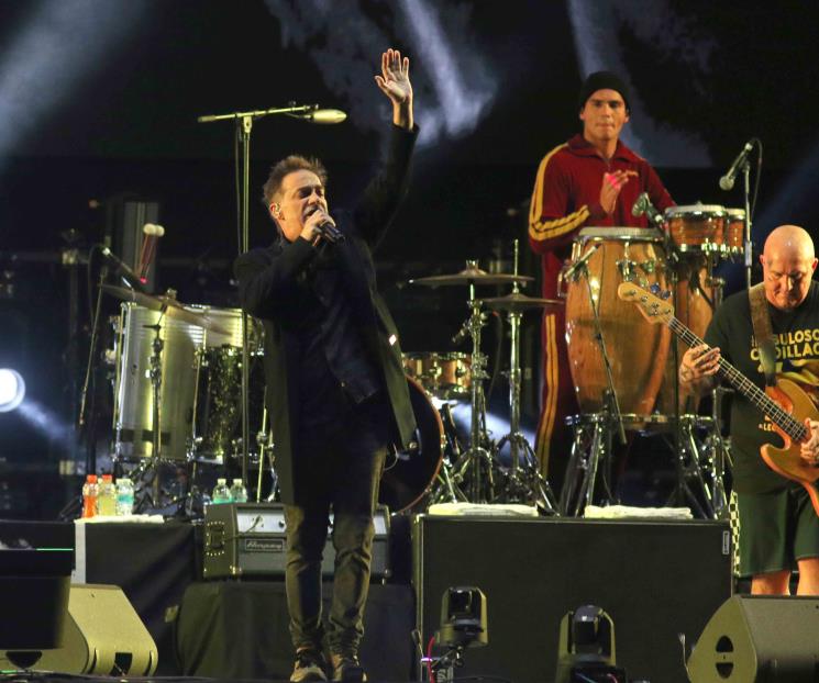 Prenden Los Fabulosos Cadillacs en el Zócalo