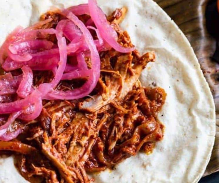 Cochinita pibil, chilorio envasados, igual a un taco de sal