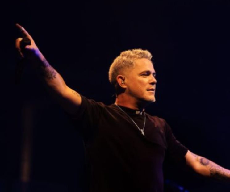 Retoma Alejandro Sanz su gira después de quiebre amoroso