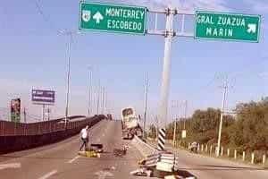 Sufre estrellamiento tras dormitar