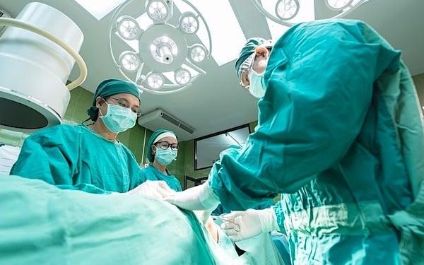 Prohibirá Luisiana atención a jóvenes transgénero